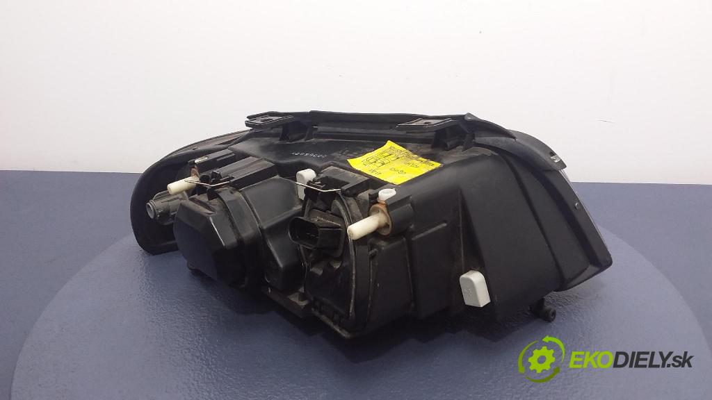 Audi A4 1996 Reflektor: Vľavo: 08-441-1137L