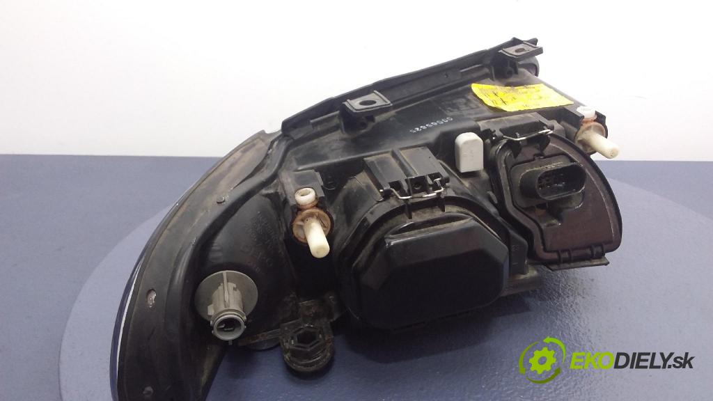 Audi A4 1996 Reflektor: Vľavo: 08-441-1137L