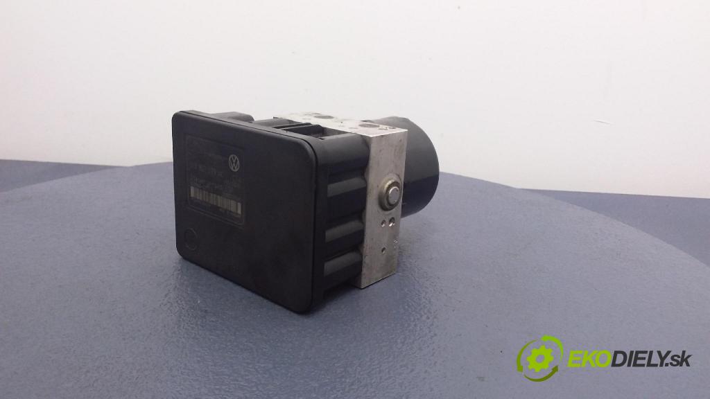 Volkswagen Golf 2007 čerpadlo ABS x 1K0907379AC