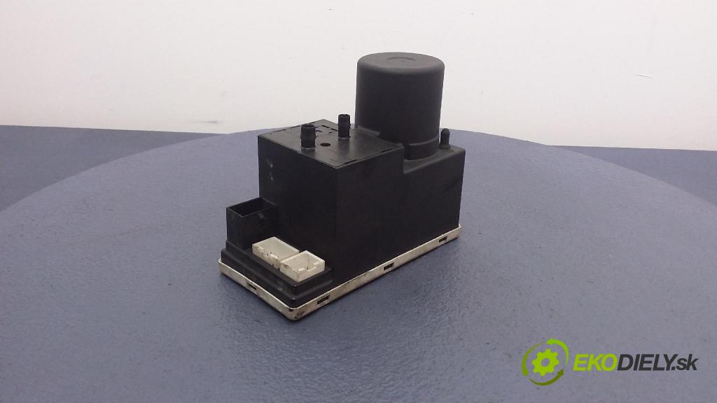 Audi A4 1996 pompa Centrálny: Zámok: 8D0862257C