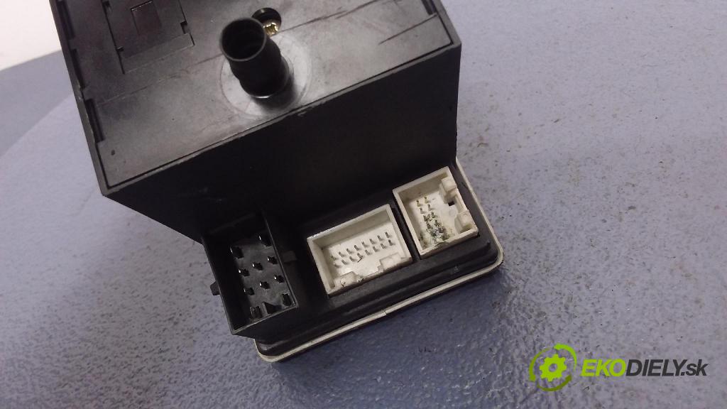 Audi A4 1996 pompa Centrálny: Zámok: 8D0862257C