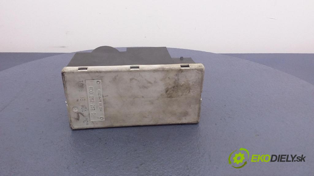 Audi A4 1996 pompa Centrálny: Zámok: 8D0862257C