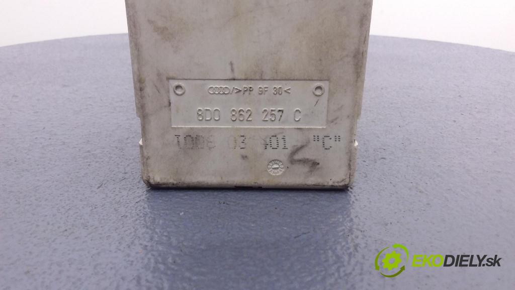 Audi A4 1996 pompa Centrálny: Zámok: 8D0862257C