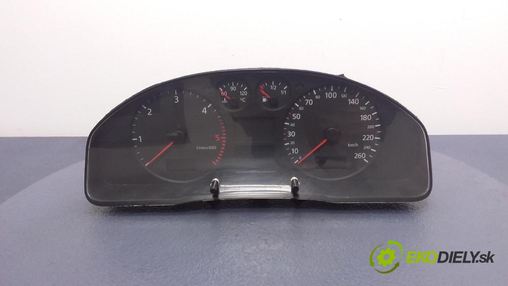 Audi A4 2000 prístrojovka/ budíky 8D0920900H