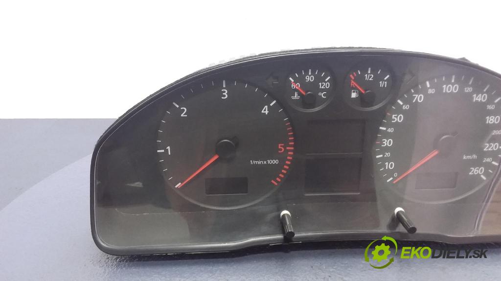 Audi A4 2000 prístrojovka/ budíky 8D0920900H