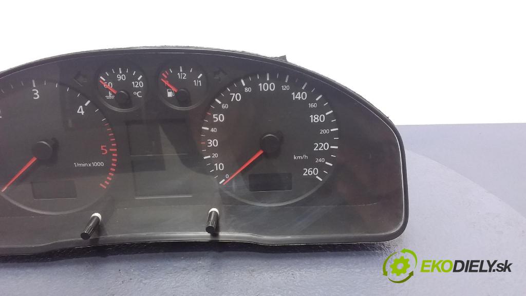 Audi A4 2000 prístrojovka/ budíky 8D0920900H