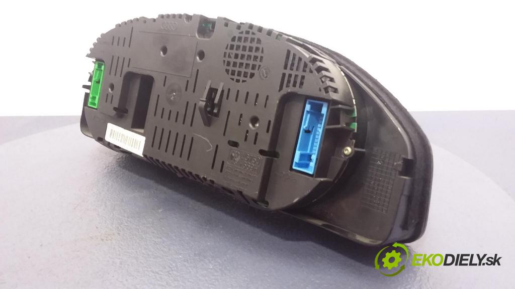 Audi A4 2000 prístrojovka/ budíky 8D0920900H