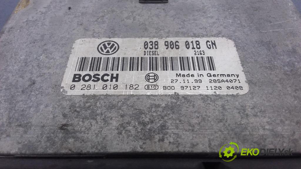 Skoda Octavia 2000 řídící jednotka Motor: 038906018GN