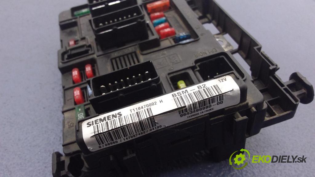 Peugeot 206 1.4 hdi 2004 skrinka Poistky: 9643498980