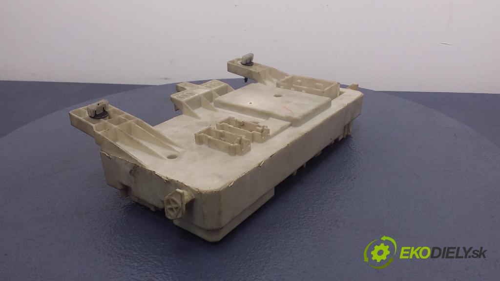 Mazda 3 2007 skrinka Poistky: BP4K66730D