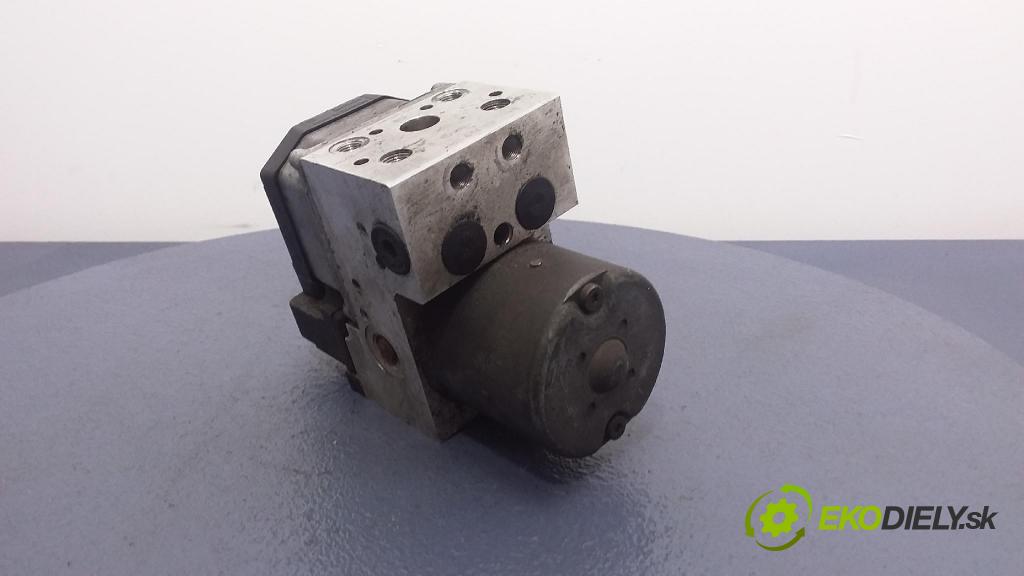 Volkswagen Passat 1999 čerpadlo ABS x 3B0614111HL