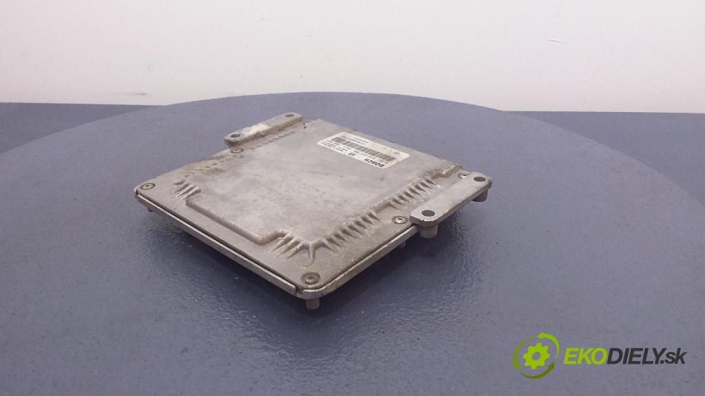 Renault Trafic 2003 řídící jednotka Motor: 8200051609
