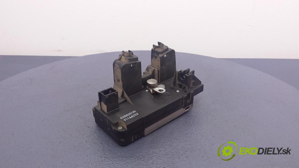 Renault Trafic 2003 zámek dveře Zad: v pravo: 8200020185