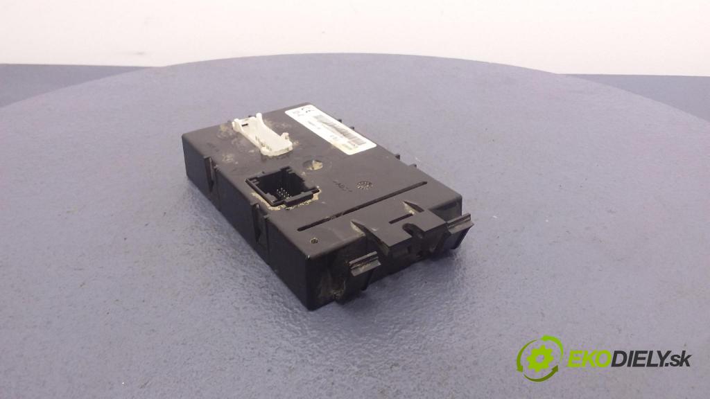 Renault Trafic 2003 řídící jednotka Komfortu P8200156016D