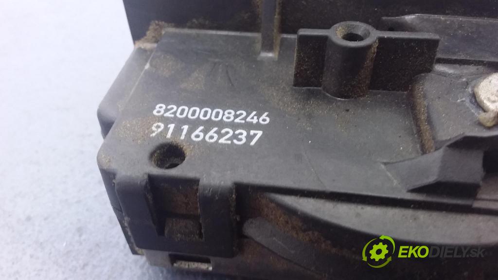 Renault Trafic 2003 zámek dveře před Levý: 8200008246