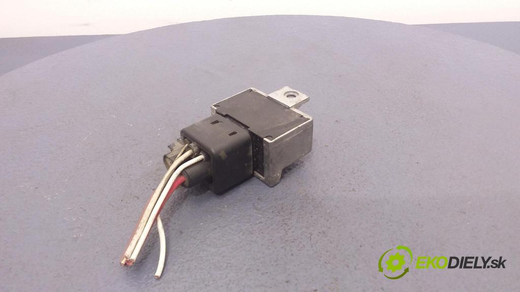 Renault Trafic 2003 relé 7700115078