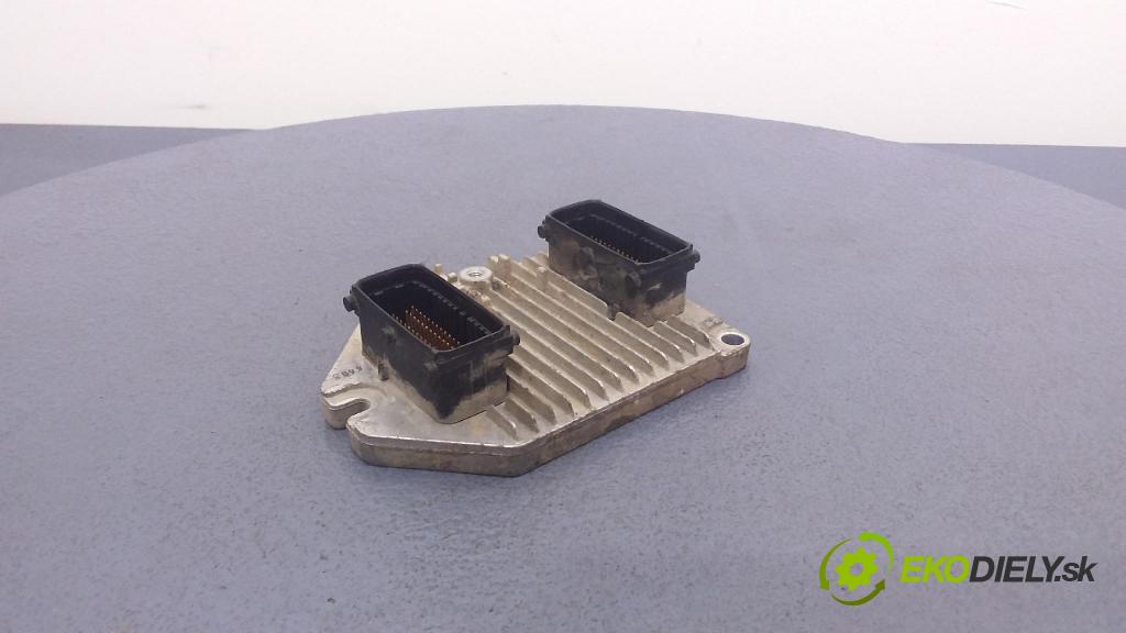 Opel Zafira 2004 řídící jednotka Motor: 55351752