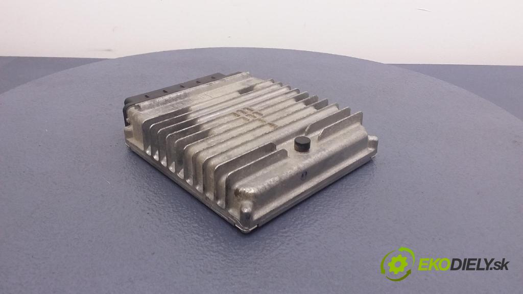 Ford Transit 2005 řídící jednotka Motor: 4T11-12A650-CB