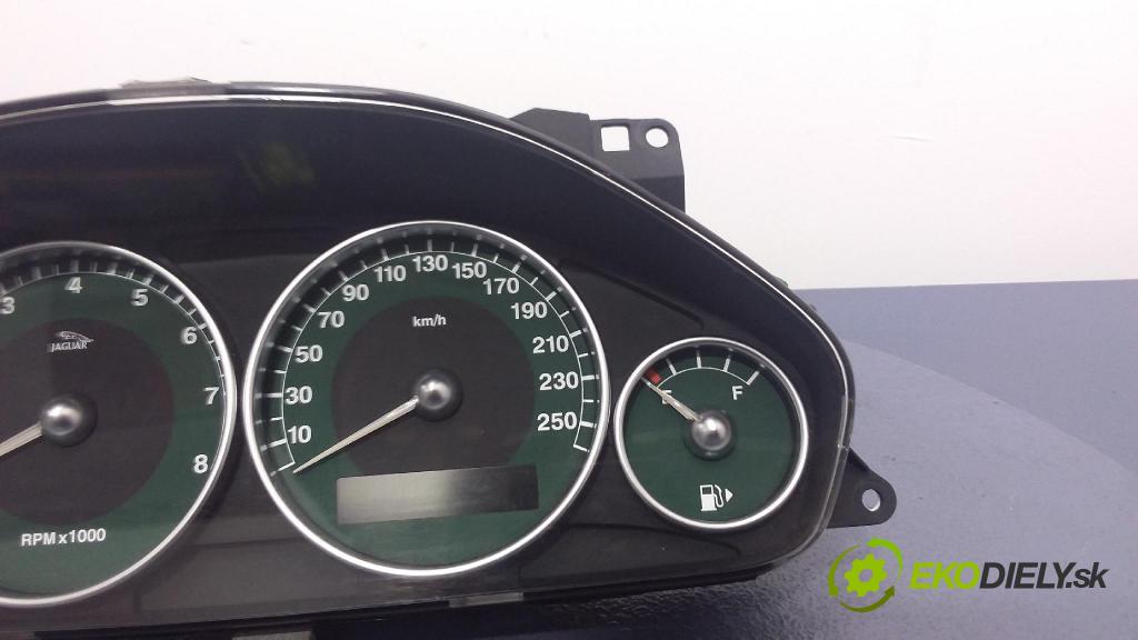 Jaguar X-type 2001 Přístrojová deska 1X4F-10849-DH