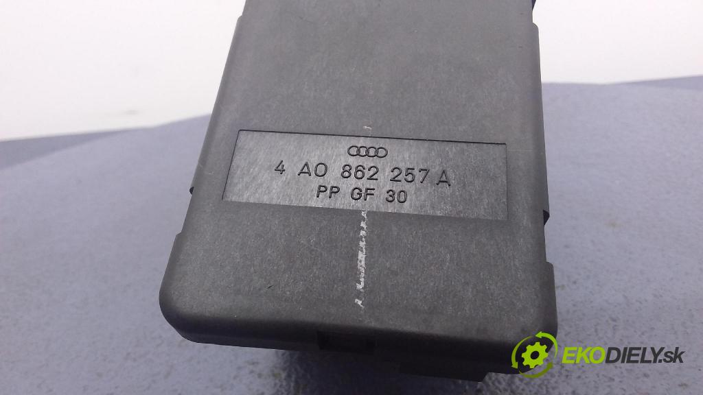Audi 80 1993 pompa Centrálny: Zámok: 4A0862257A