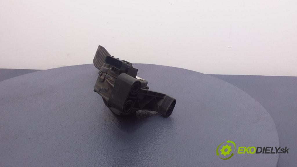 Opel Zafira 2005 pedal Plyn: 9202341