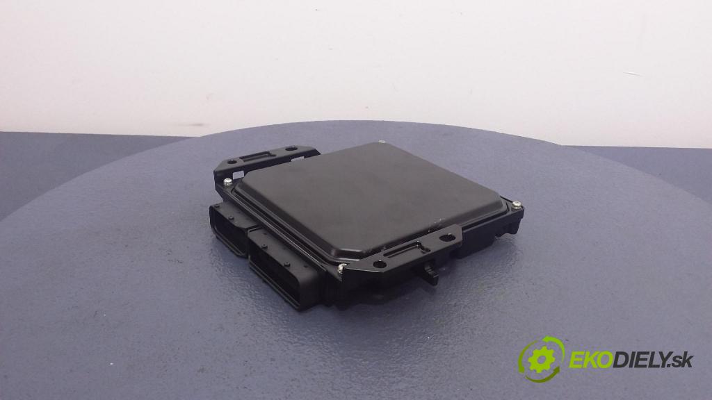 Mazda 5 2006 řídící jednotka Motor: 275800-6465