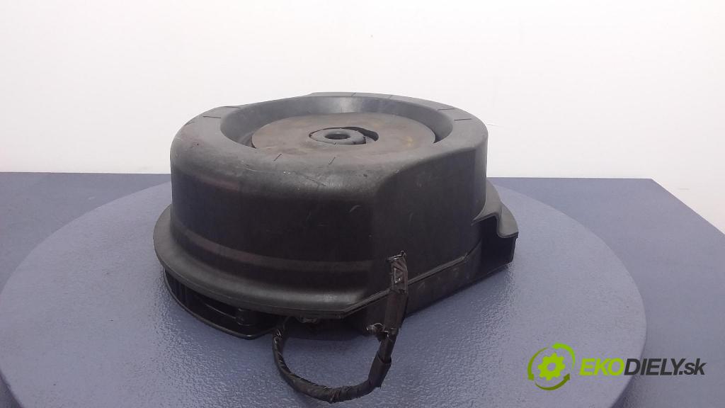 Mazda 6 2006 Mluvčí: / Subwoofer: GJ5A66960