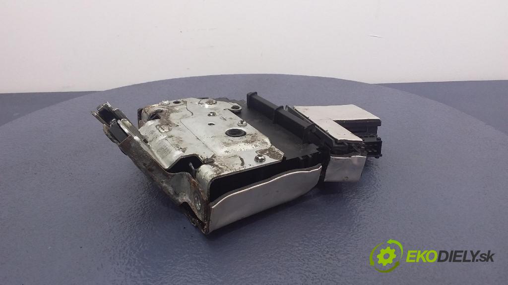 Opel Vectra 2006 zámek Klapky: kufr 24467824