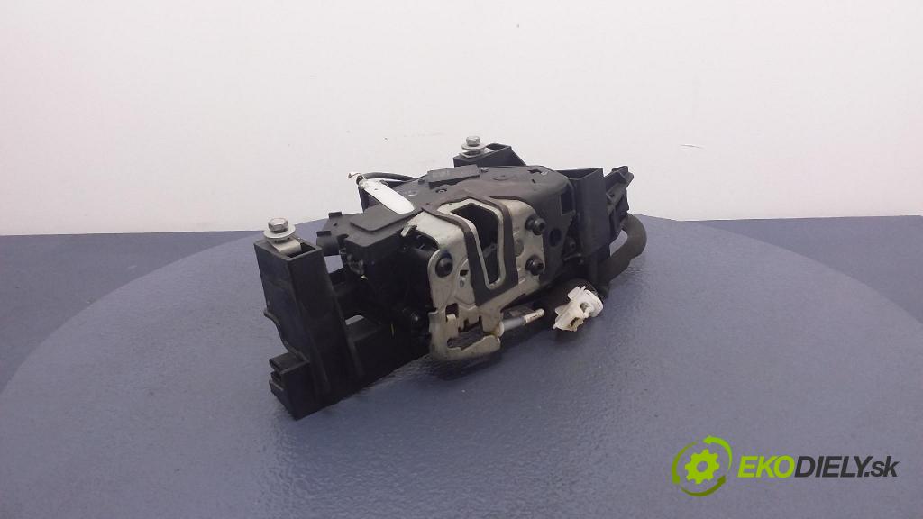 Ford Fusion 0 zámek dveře před v pravo: AE8A-5421812-BF