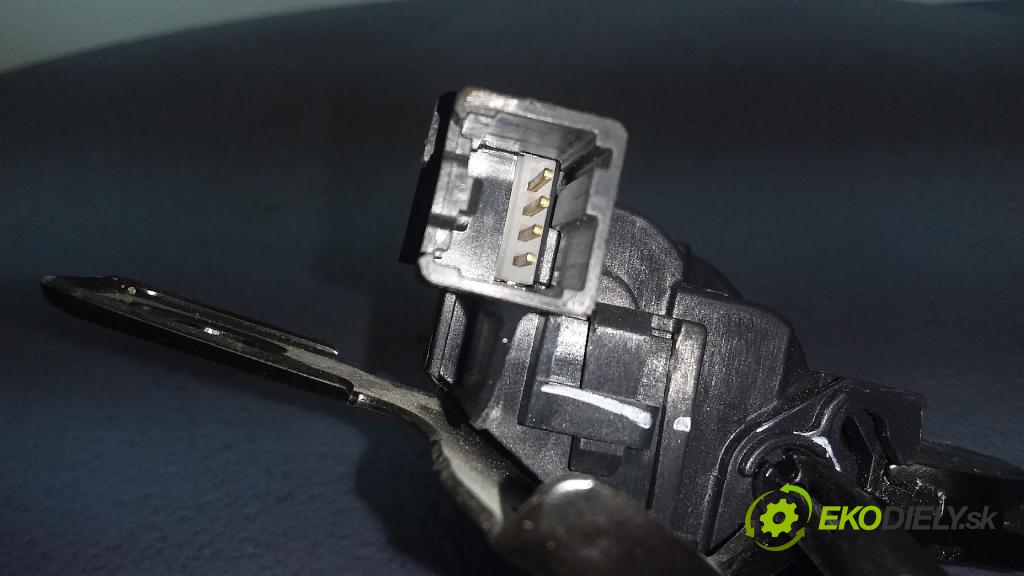 Ford Fusion 0 zámek Klapky: kufr DS73-F43282-AD