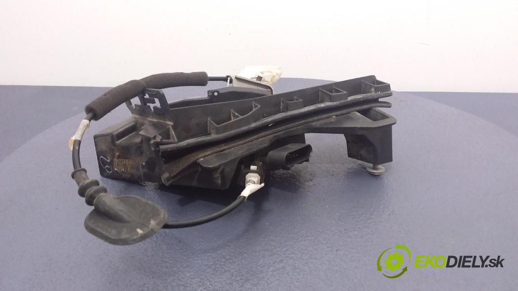 Ford Fusion 0 zámek dveře Zad: Levý: AE8A-5426413-BF