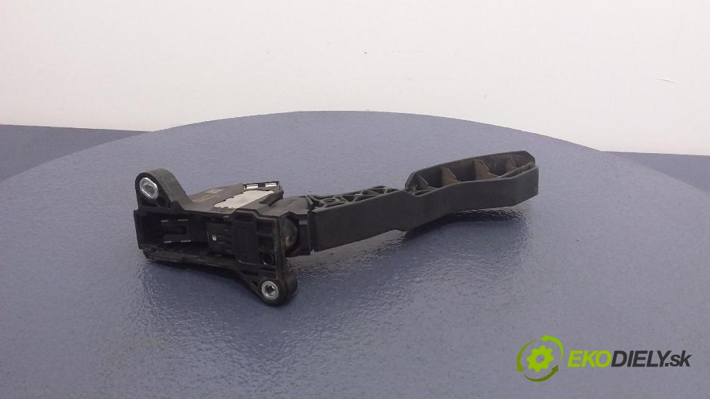 Toyota Avensis 2011 pedal Plyn: 78110-02011