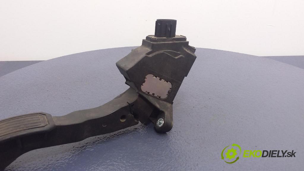 Toyota Avensis 2011 pedal Plyn: 78110-02011