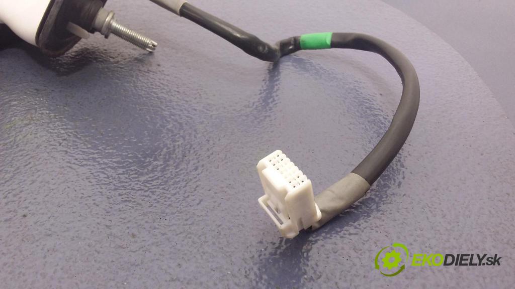 Toyota Avensis 2011 zpětné zrcátko Vlevo, odjet: 040