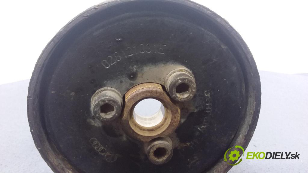 Volkswagen Transporter 1998 kolo Pás 028121031E