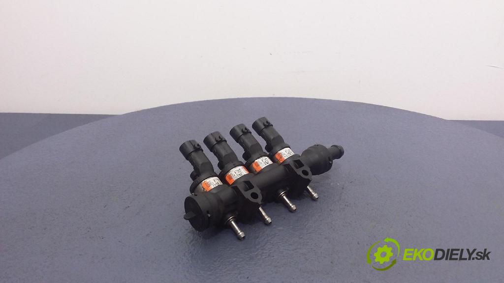 Nissan X-trail 2003 lišta Zásobování 09SQ99020062