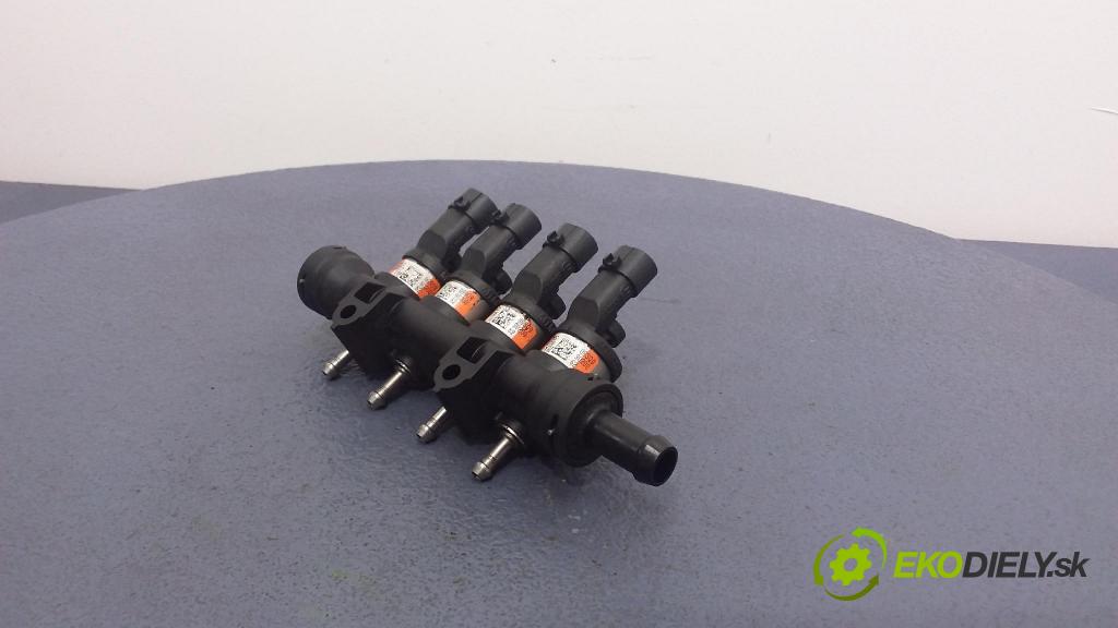 Nissan X-trail 2003 lišta Zásobování 09SQ99020062