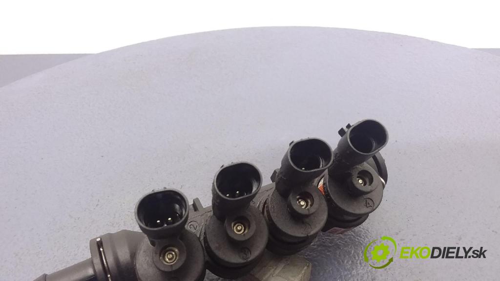 Nissan X-trail 2003 lišta Zásobování 09SQ99020062