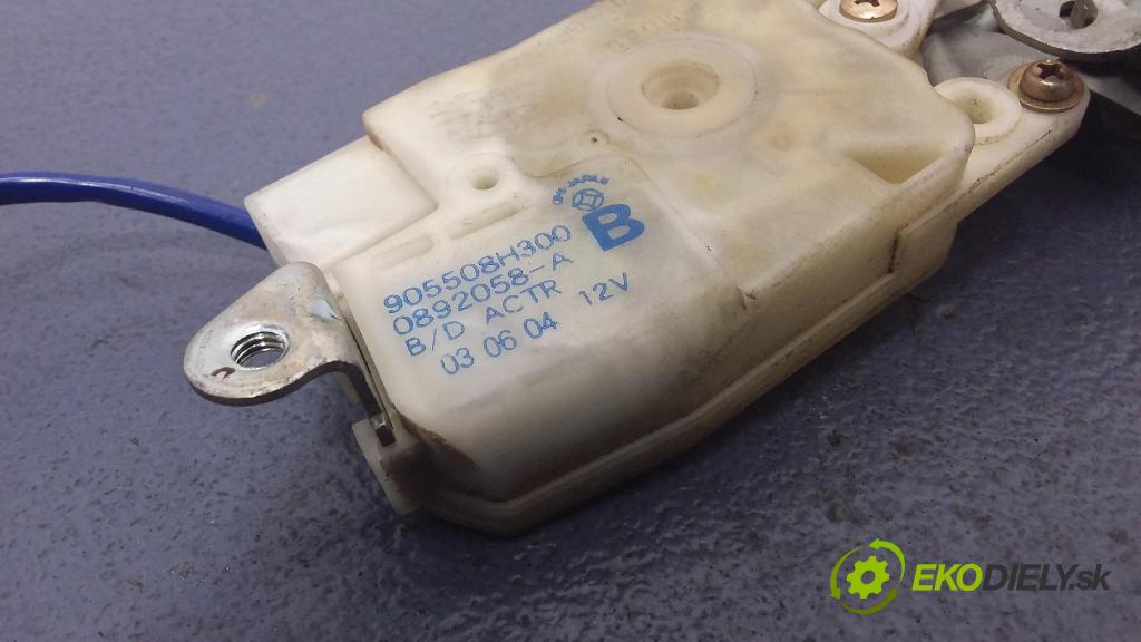 Nissan X-trail 2003 zámek Klapky: kufr 905508H300