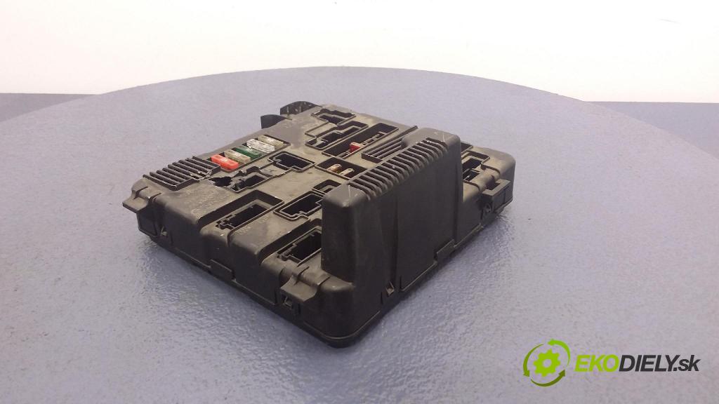 Renault Megane 2003 skříňka Pojistky 8200306031