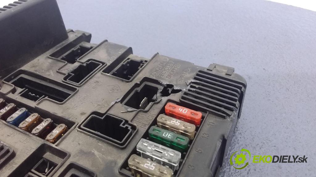Renault Megane 2003 skříňka Pojistky 8200306031