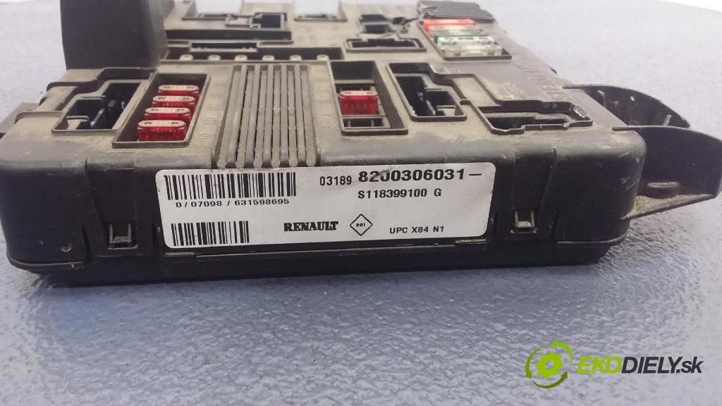 Renault Megane 2003 skříňka Pojistky 8200306031