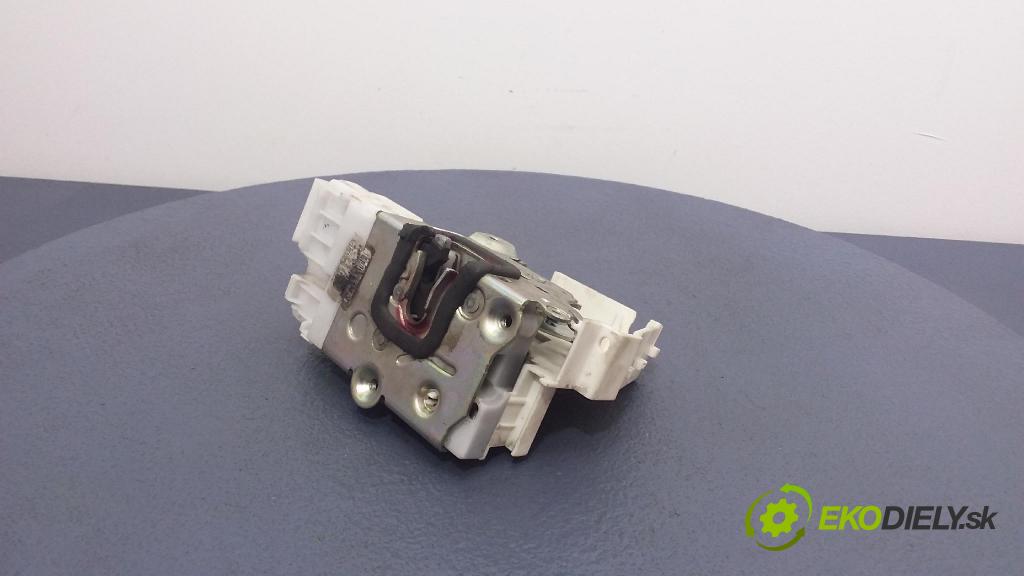 Mercedes-benz A 150 2005 zámek dveře před Levý: 1697202535