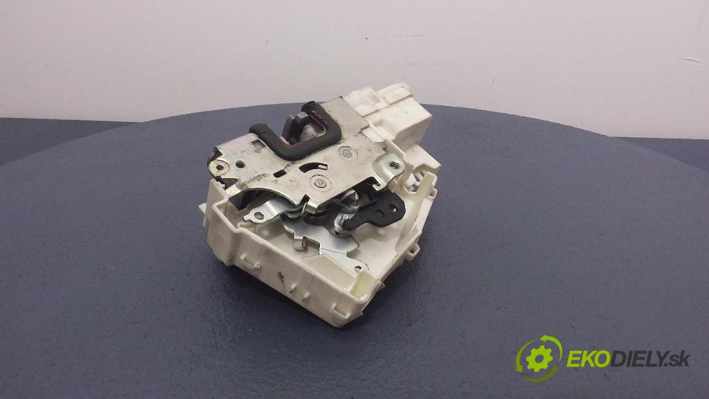 Mercedes-benz A 150 2005 zámek dveře před Levý: 1697202535