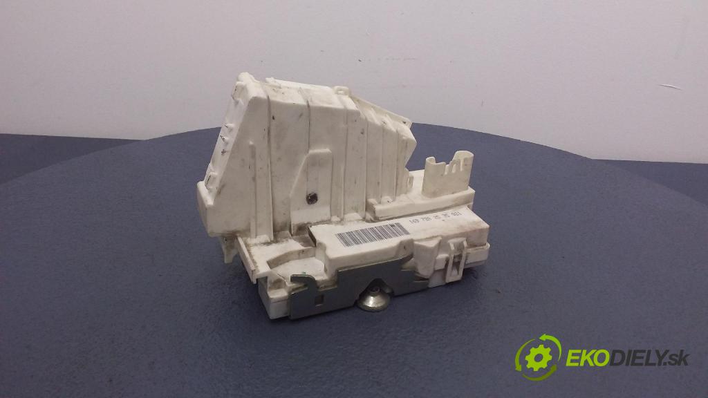 Mercedes-benz A 150 2005 zámek dveře před Levý: 1697202535