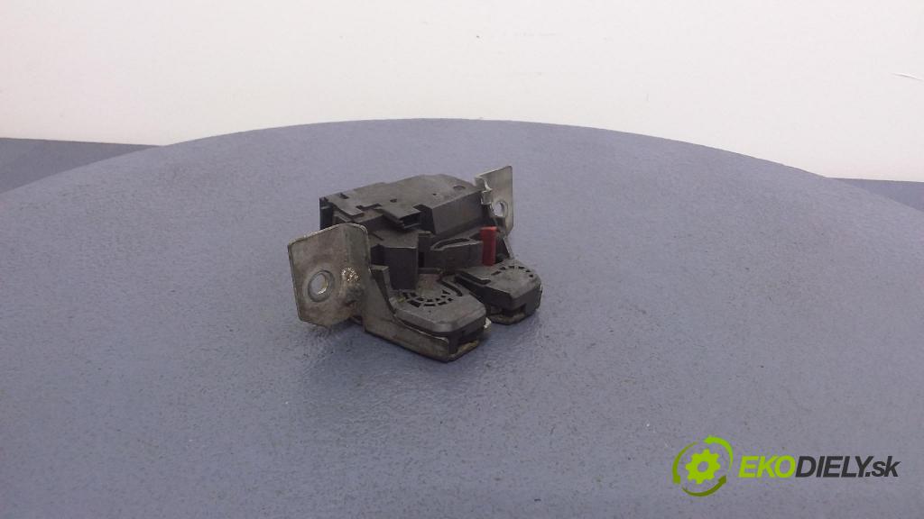 Mercedes-benz A 150 2005 zámek Klapky: kufr 1697400036