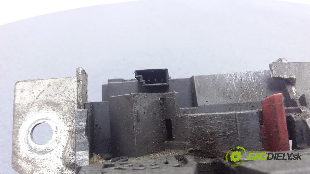 Mercedes-benz A 150 2005 zámek Klapky: kufr 1697400036