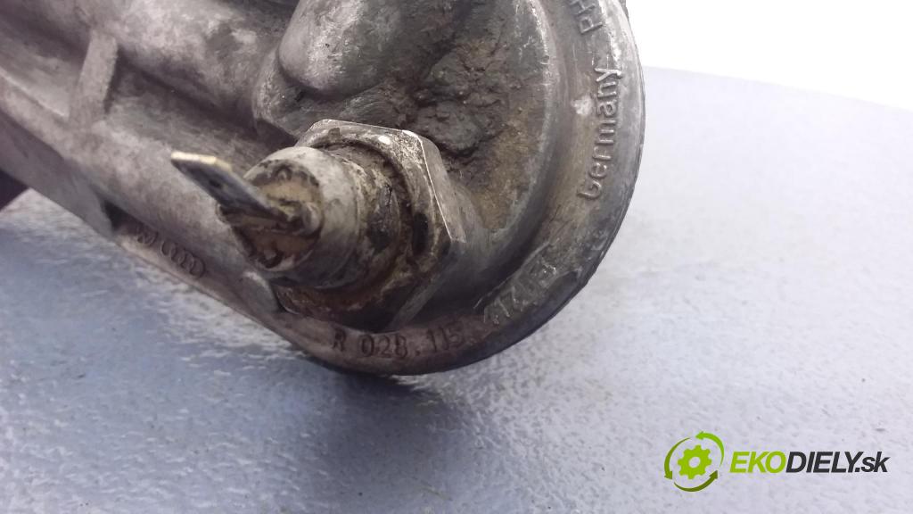 Volkswagen Transporter 1998 obal Filtre: oleja 028115417F