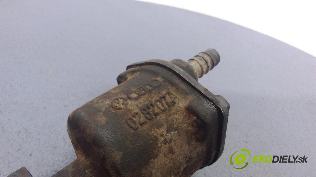 Volkswagen Transporter 1998 čerpadlo vákuová 028207A