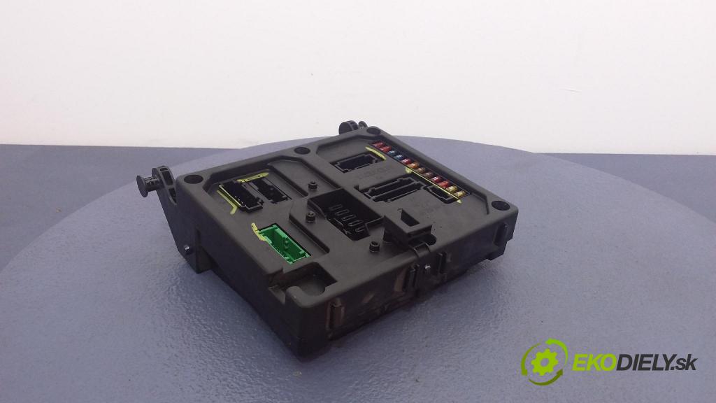 Volkswagen Sharan 2003 skrinka Poistky: 7M3962258AD